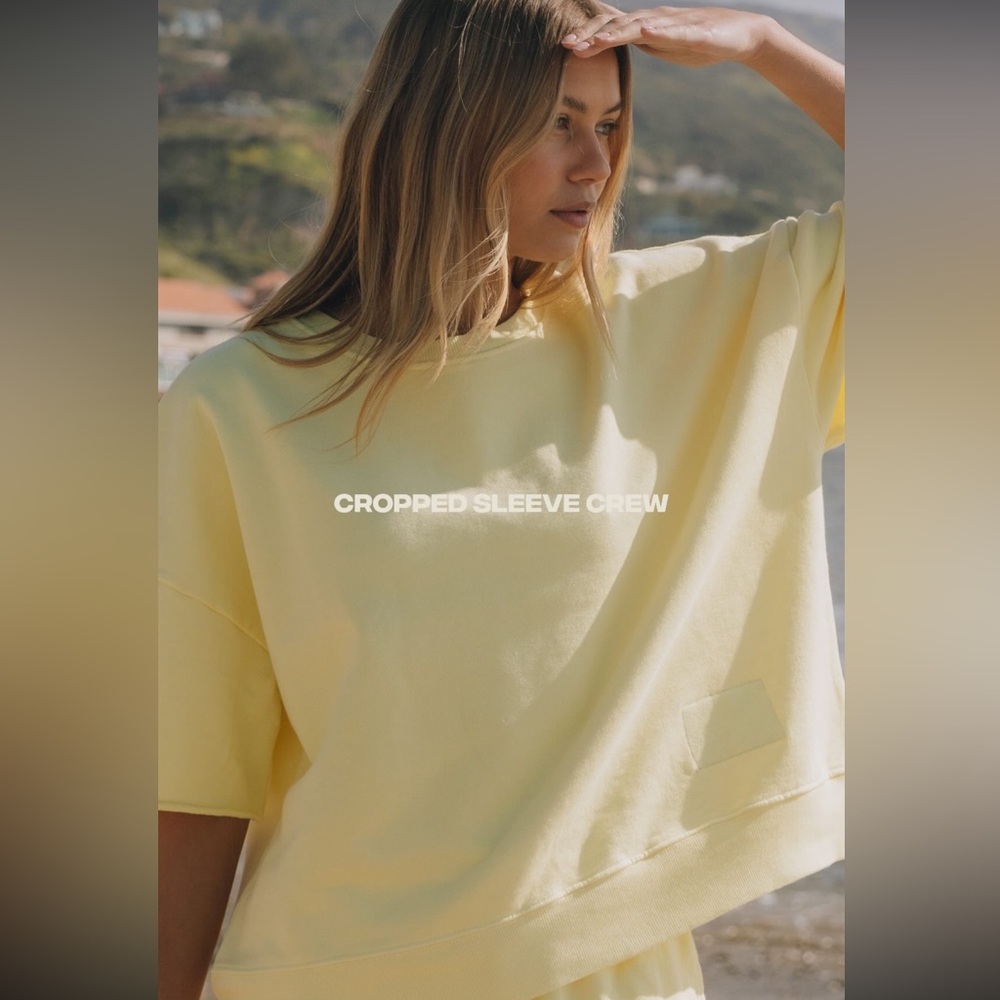 DAILY DRILLS cropped sleeve crew
